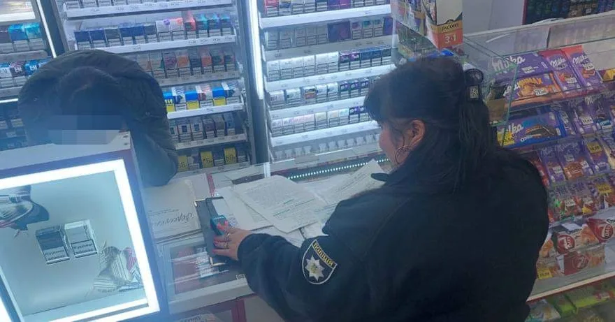 факт продажу неповнолітньому електронної